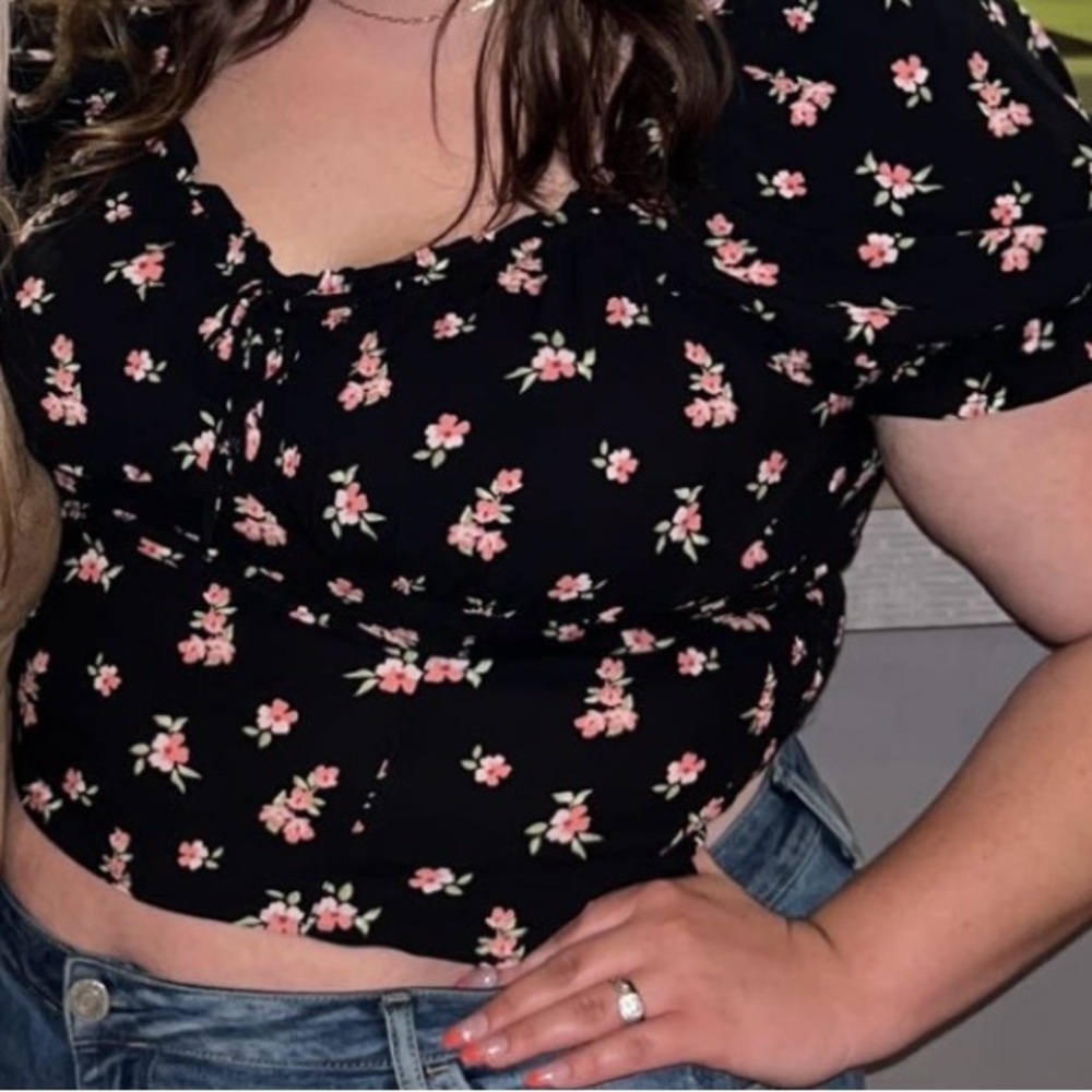 No Boundaries Black and Pink Puff Sleeve Blouse